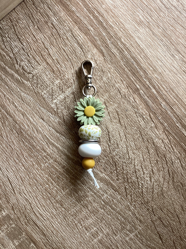 Keyring - Daisy Sage Green with Spot Bead