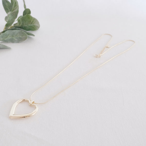 OPEN HEART LONG NECKLACE